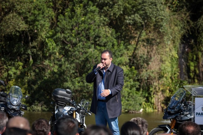 Paulo Martins continua brigando para disputar o governo