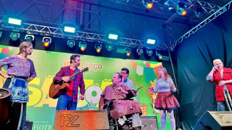 Tesão Piá Arranca Gargalhadas do Público com “Casamento Caipira” Exclusivo no São João de Curitiba