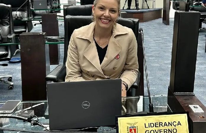 Regeane Guzzoni é assediada para disputar 2026