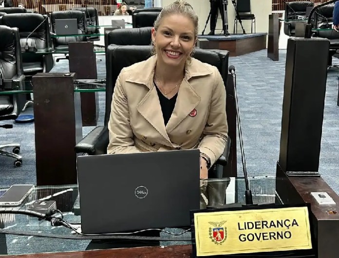 Regeane Guzzoni é assediada para disputar 2026