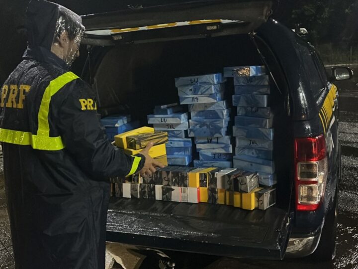 PRF apreende carga “milionária” de eletrônicos escondidos em fundo falso de caminhão na BR-277