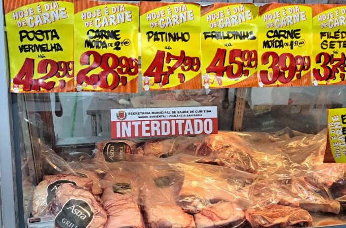 PCPR e Vigilância Sanitária autuam mercado por irregularidades sanitárias em Curitiba