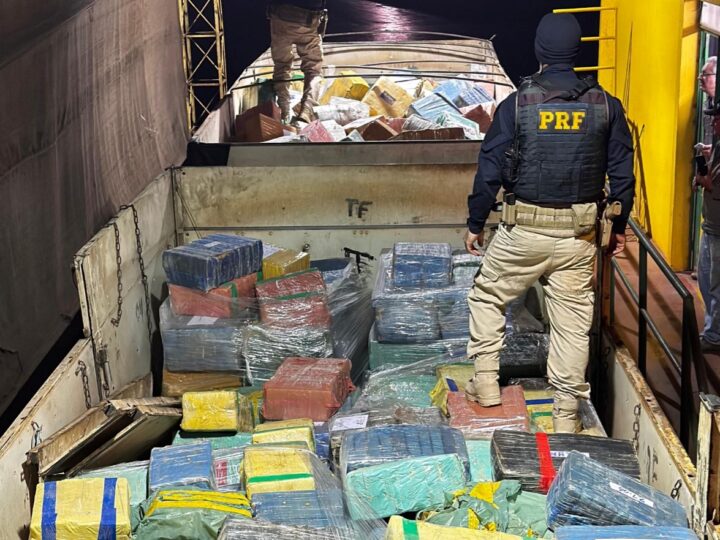PRF apreende mais de 17 toneladas de maconha e realiza maior apreensão do ano no Paraná