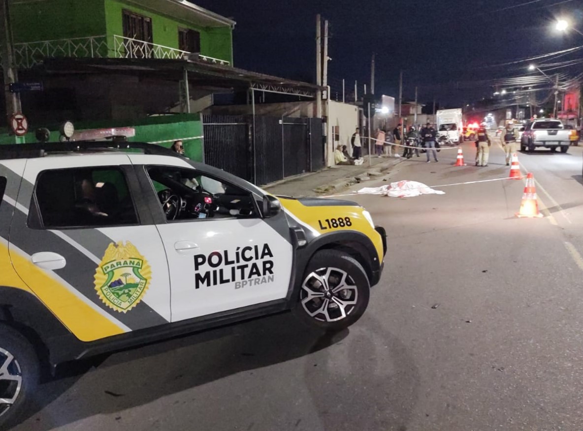 Rapaz morre atropelado e pai da vítima impede que população agrida motorista atropelador
