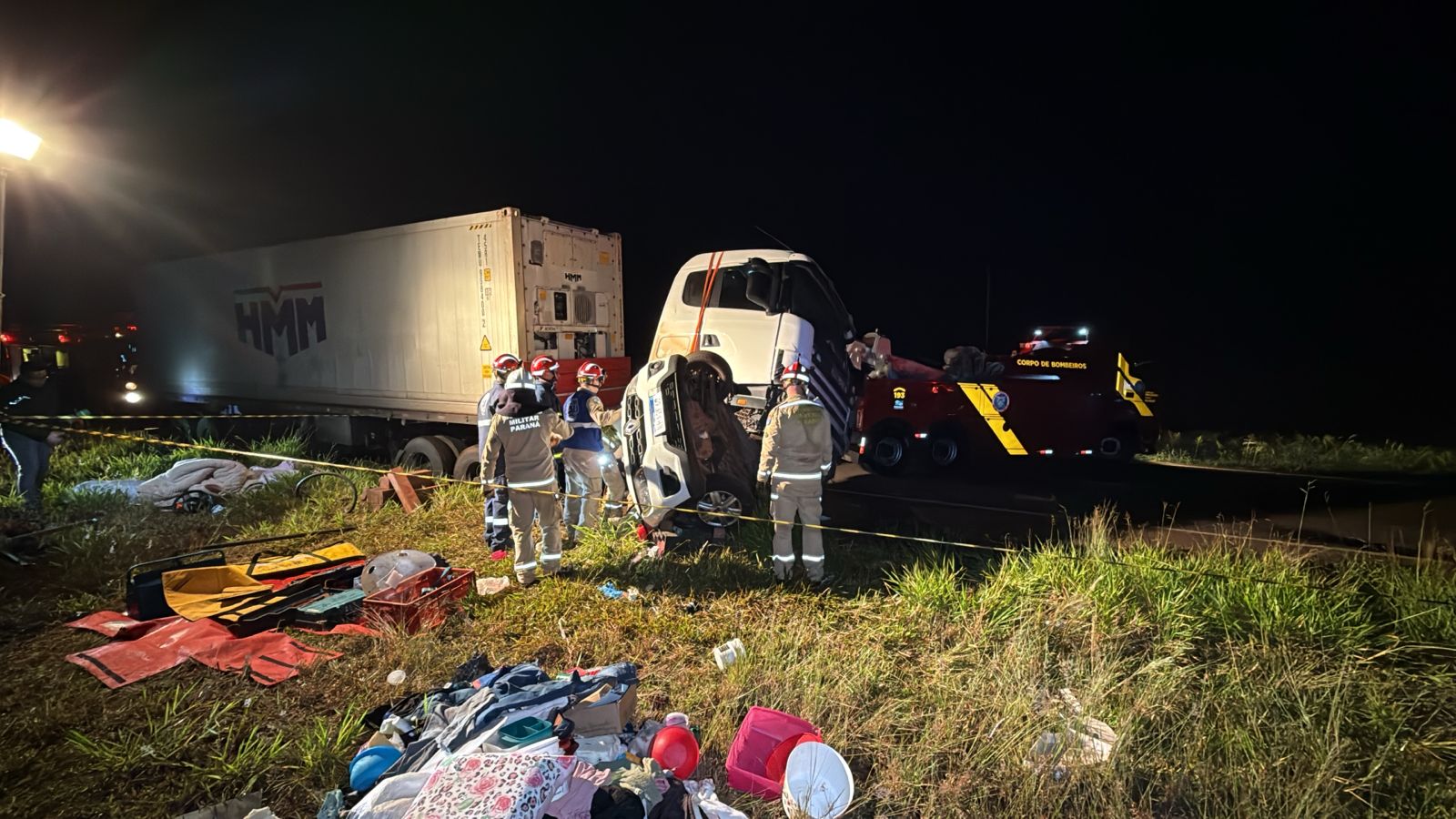 Mãe e filho ficam presos às ferragens após grave acidente na BR-163 em Cascavel