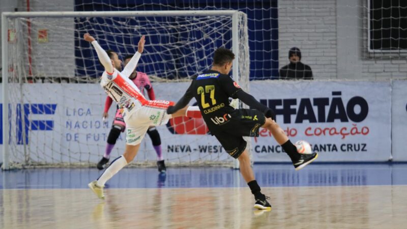 Cascavel é superado pelo Praia Clube e sofre primeira derrota na Liga Nacional de Futsal