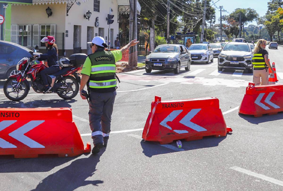 Mudança no Trânsito do Portão: Rua Álvaro Vardânega Adota Sentido Único a Partir de Hoje