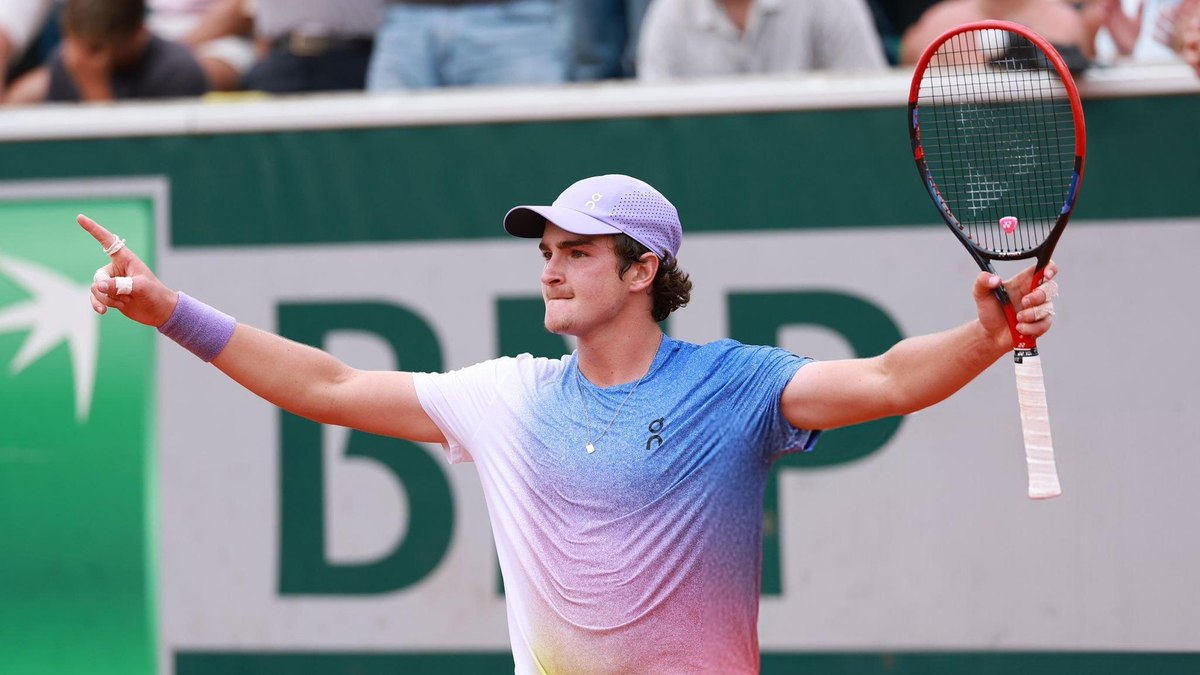 João Fonseca Entra em Quadra em Wimbledon: Saiba Onde Assistir à Estreia do Brasileiro