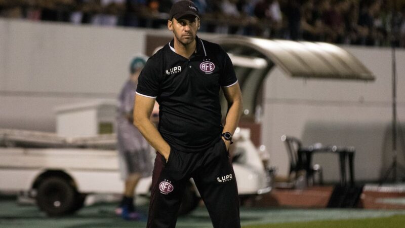 Leonardo Mendes, ex-técnico de Estêvão no Palmeiras, assume a Ferroviária em busca de novos títulos