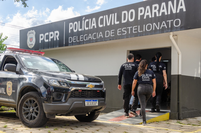 PCPR prende 10 pessoas em flagrante por estelionato em Curitiba