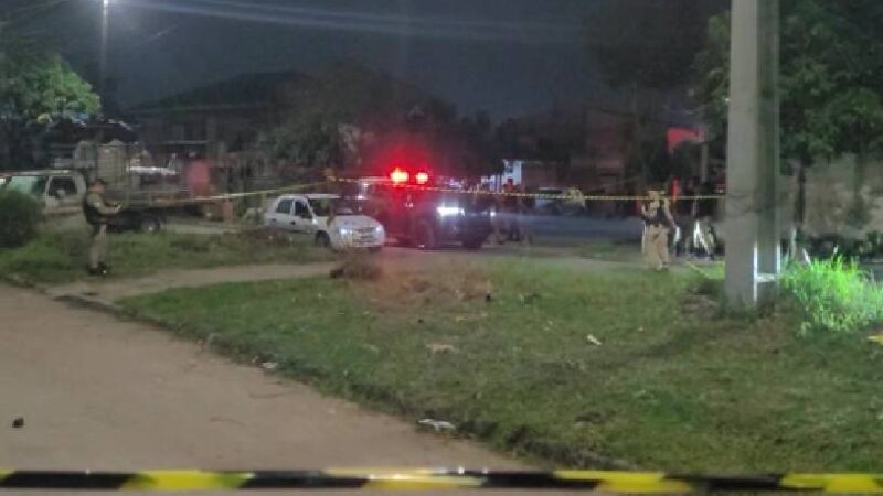 Ladrão de carro morre em confronto com a polícia no Uberaba, em Curitiba