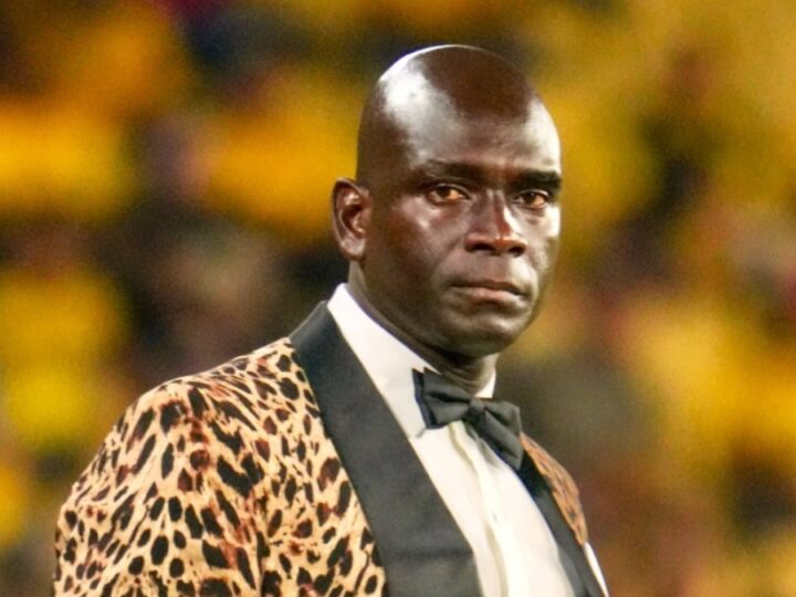 Barcelona-EQU Demite Técnico Segundo Castillo, Famoso por Ternos e Multa na Libertadores