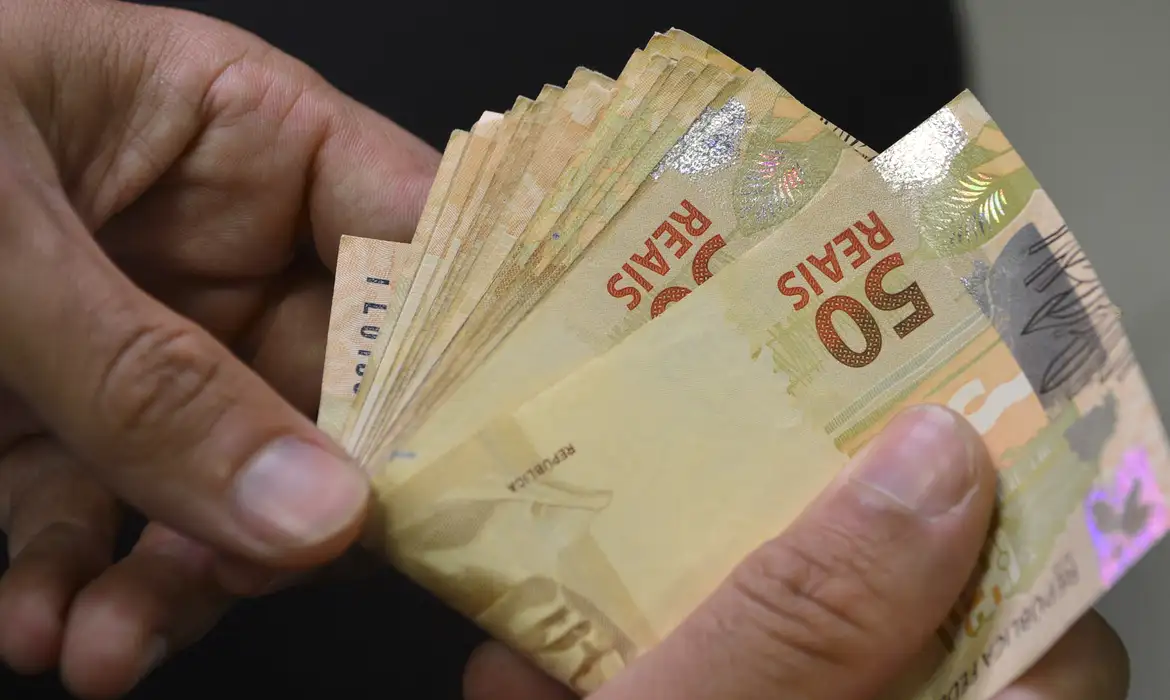 Renda do Brasileiro Atinge Nível Histórico: Média Nacional Chega a R$ 3.270, Aponta Dieese