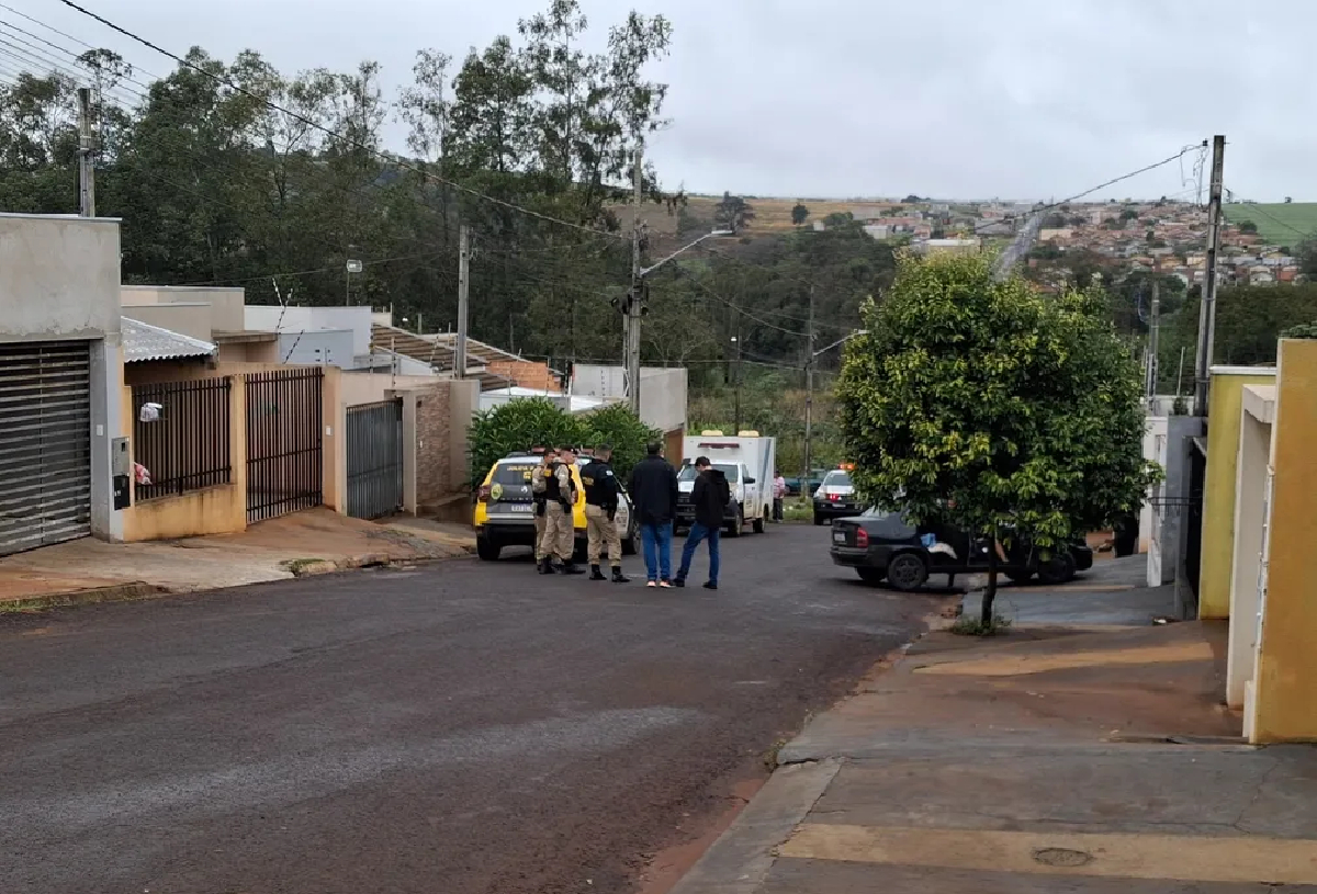 Arapongas: Pai é morto a tiros e filha de 7 anos fica gravemente ferida em emboscada