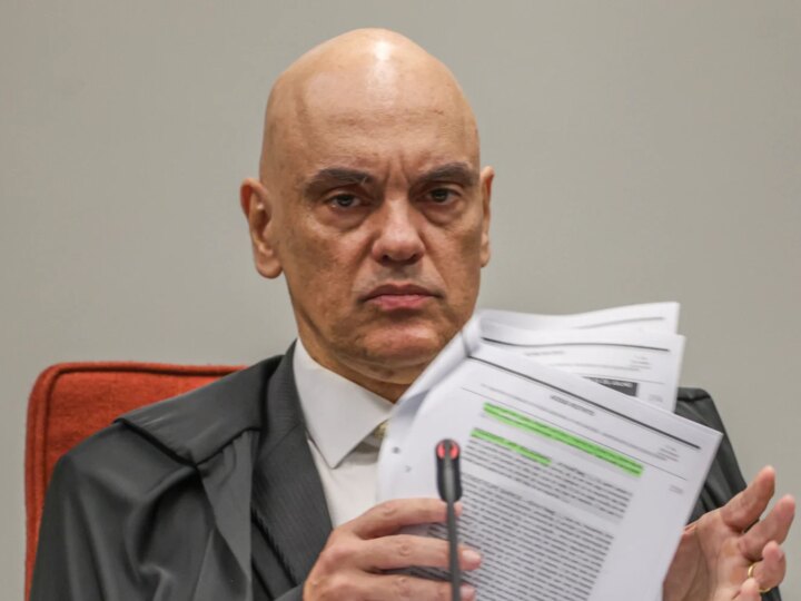 Mecânico filmado sentado em cadeira do STF pode pegar 17 anos por atos de 8 de janeiro