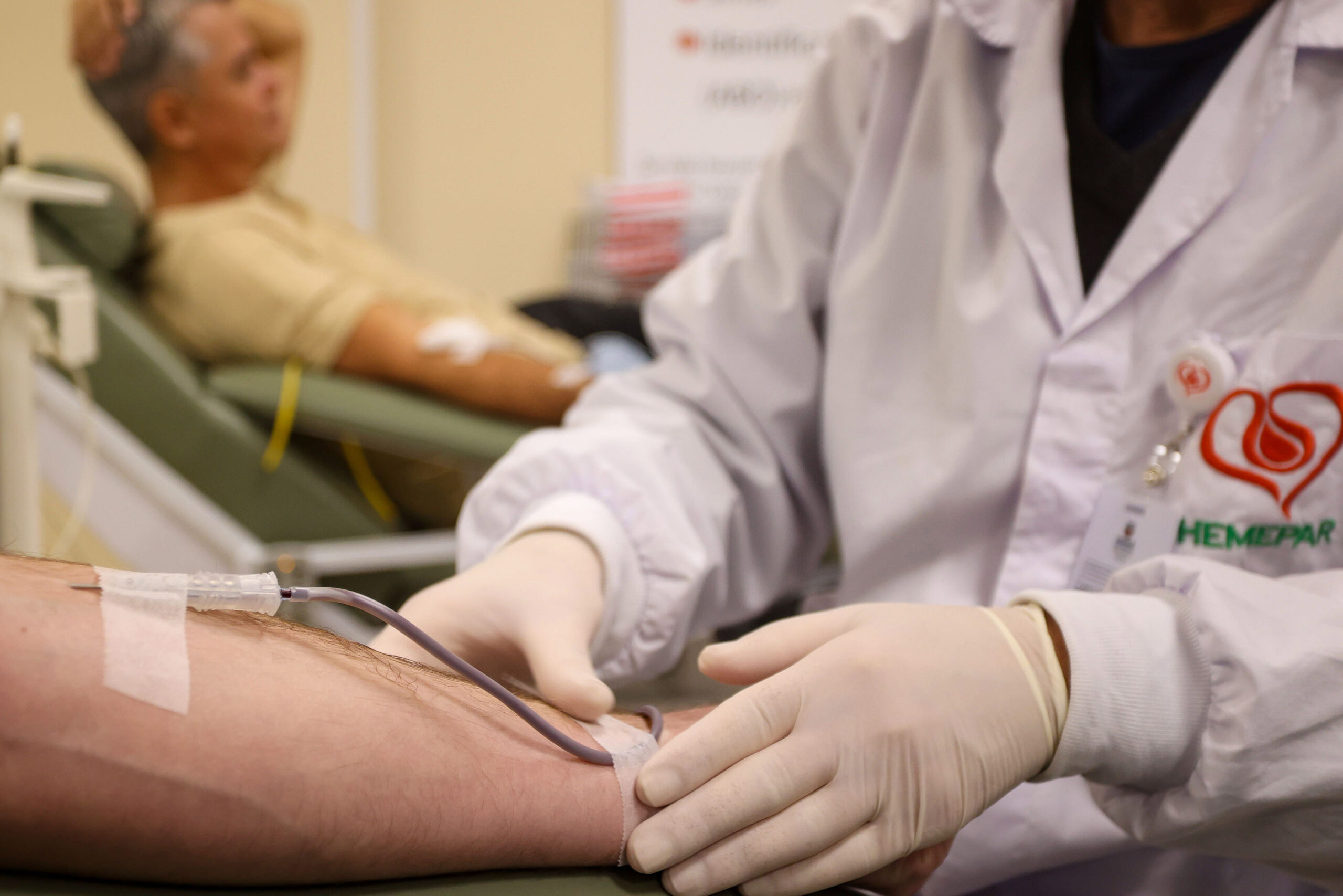 “Doe sangue, doe vida”: campanha Junho Vermelho incentiva doações no Paraná