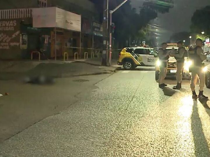 Jovem é assassinado a tiros em tabacaria no Sítio Cercado; atirador fugiu em BMW