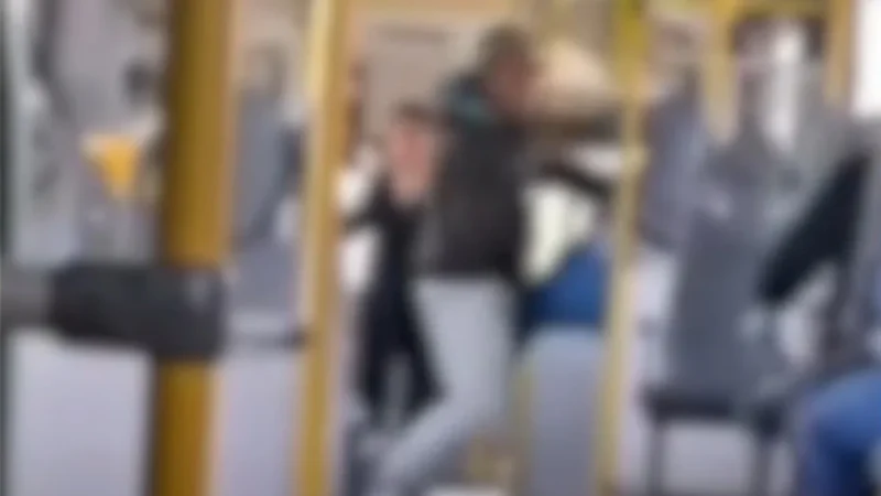 Violência no Transporte Público: Motorista de ônibus é brutalmente agredido por passageiro que se recusou a pagar em Curitiba