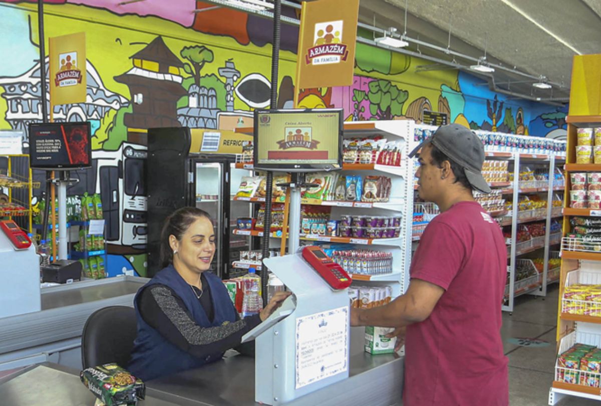 Economia na Mesa: Armazém da Família de Curitiba Lança Promoções Imperdíveis em 5 Produtos Essenciais
