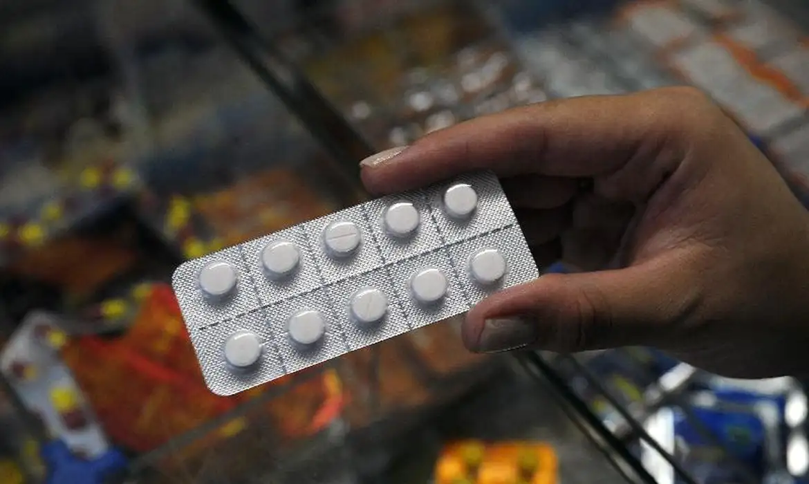Tarifas em Risco: Aumento de Impostos Pode Inflacionar Preços de Remédios no Brasil