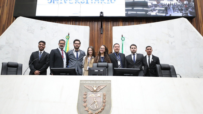 Parlamento Universitário 2025: Jovens Líderes Iniciam Imersão na Política com Entusiasmo