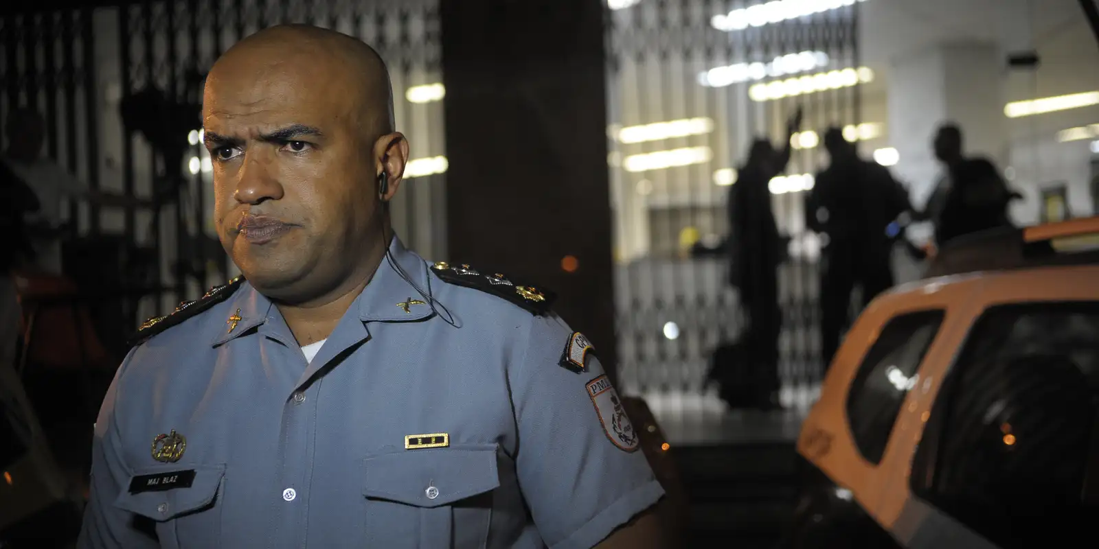 Tenente-Coronel da PM é Denunciado por Invasão e Constrangimento em Prédio de Luxo no Rio