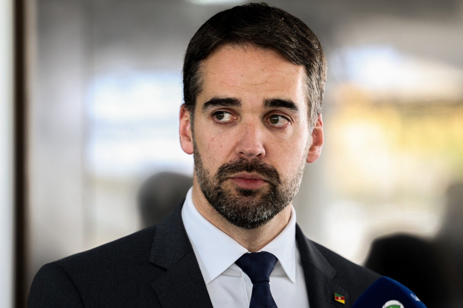 Eduardo Leite Abre Debate Sobre Anistia a Bolsonaro, Mas Pede Prudência