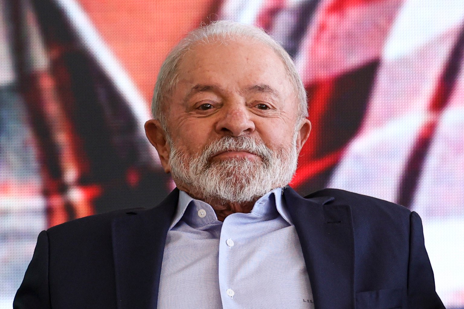Lula Acena para 2026 e Desafia Oposição em Meio a Tensões com o Congresso