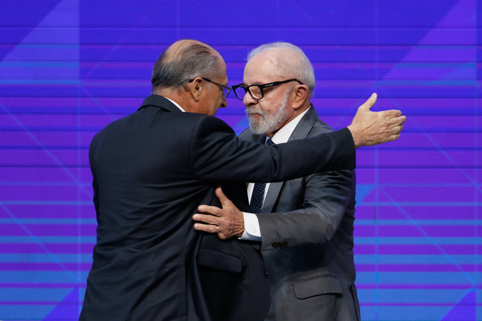 Lula Revela Esforços de Alckmin para Dialogar com EUA em Meio a Imposição de Tarifas