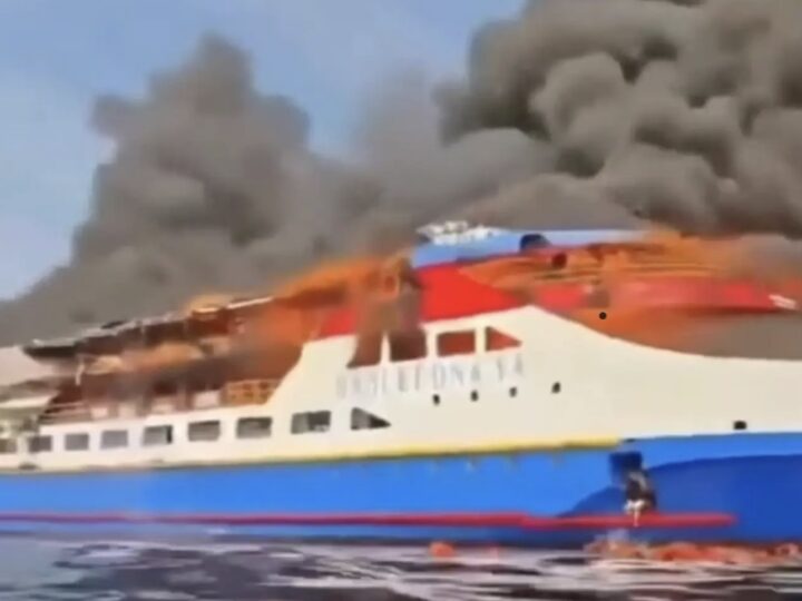 Incêndio em Navio na Indonésia Deixa ao Menos Cinco Mortos e Mais de 200 Sobreviventes Resgatados
