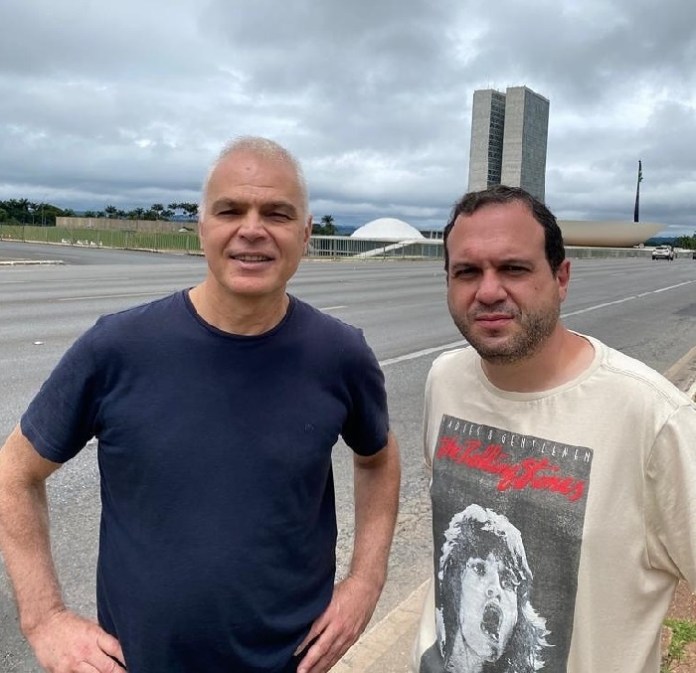 André Molina discute com Kadu Lambach a influência do Legião Urbana no rock de Curitiba