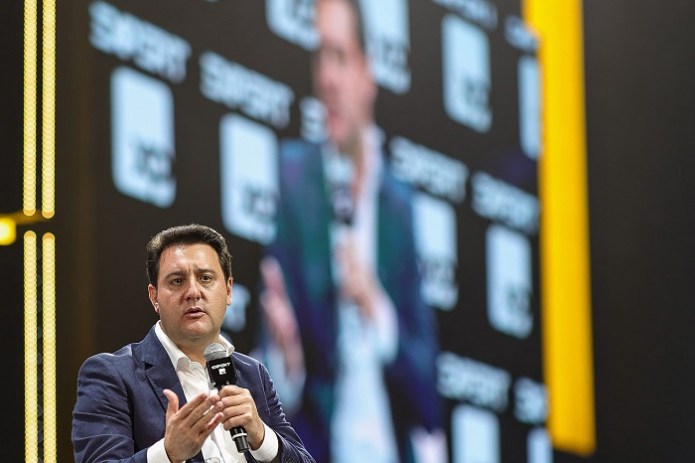 Ratinho Junior destaca gestão fiscal e investimentos em painel nacional
