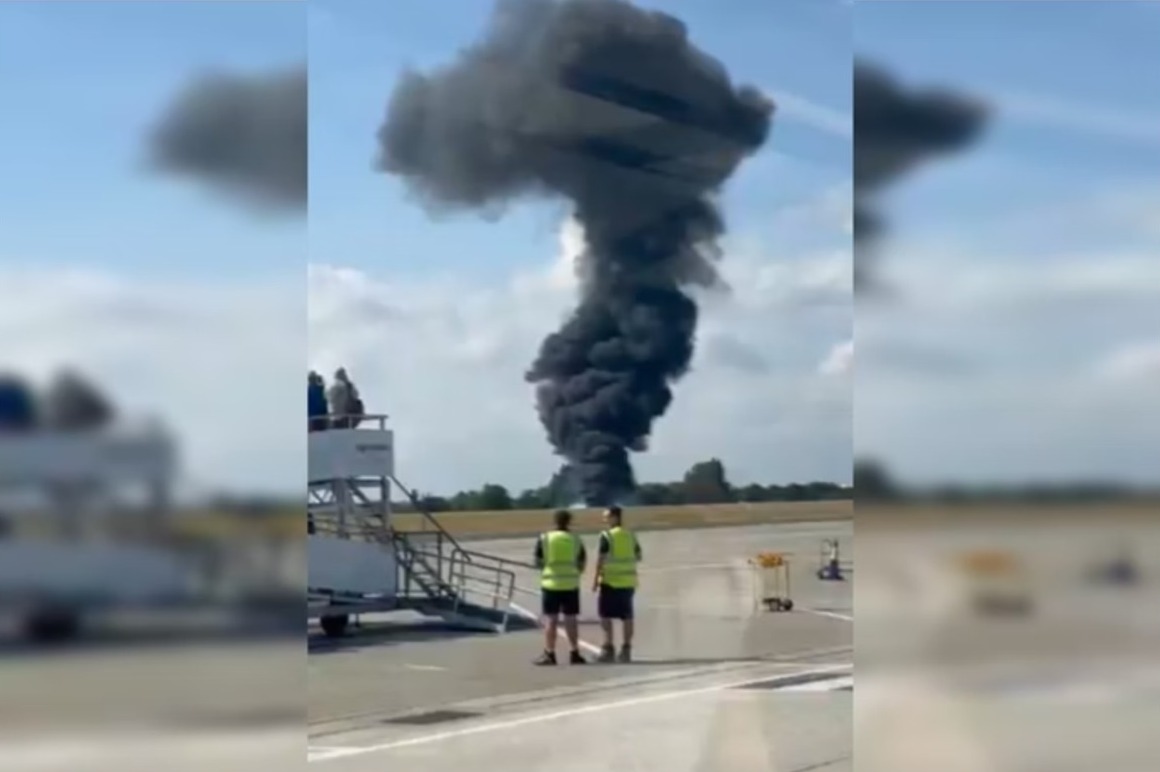 Avião de pequeno porte cai em aeroporto nos arredores de Londres