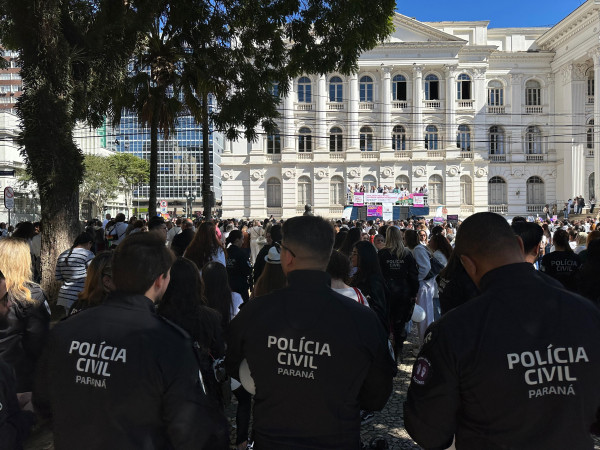 PCPR marca presença na Caminhada do Meio-Dia contra o feminicídio