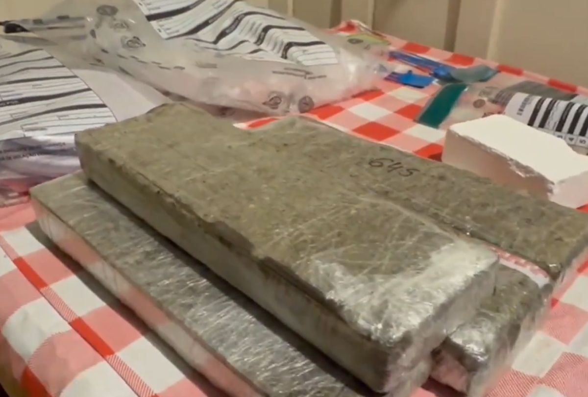 Neto transforma casa da avó em ponto de venda de drogas em Londrina; adolescente também estaria envolvida