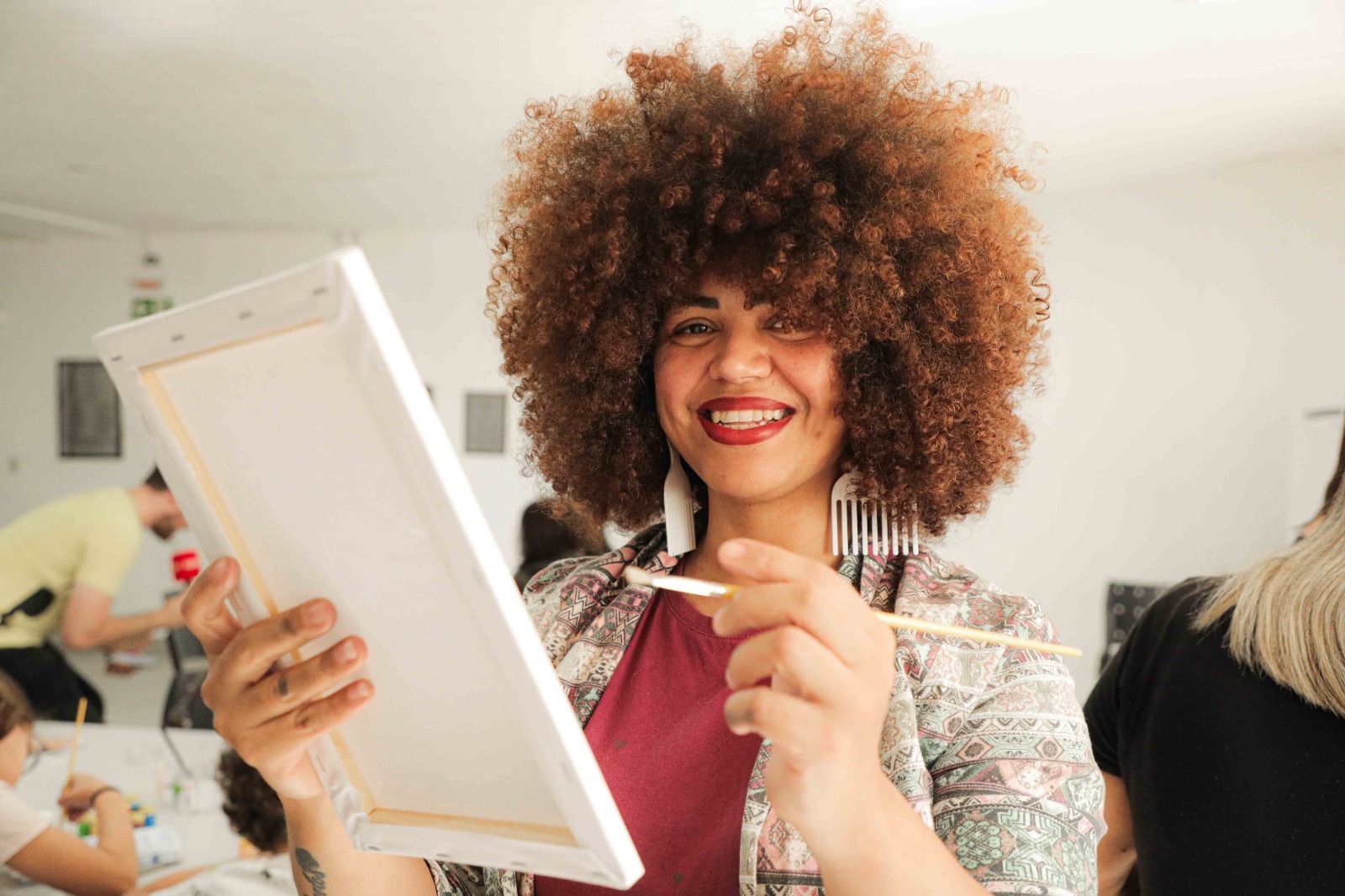 Cultura oferece oficinas gratuitas e comunidade revela talentos artísticos
