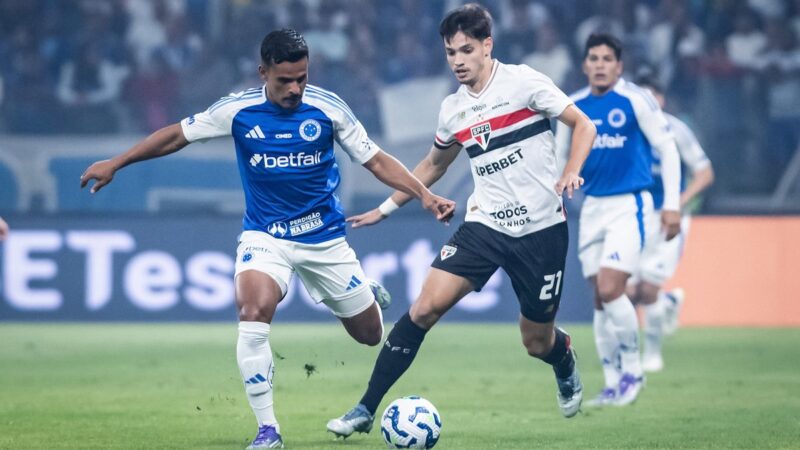Cruzeiro quebra invencibilidade do São Paulo com gol desviado e sobe na tabela do Brasileirão