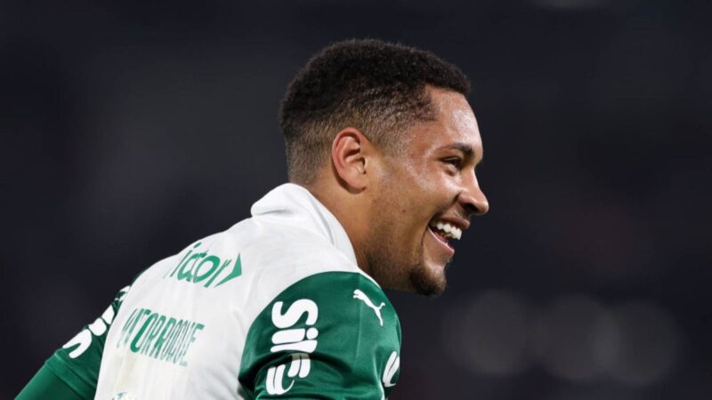 Vitor Roque Renasce no Palmeiras e Atrai Elogios da Imprensa Espanhola