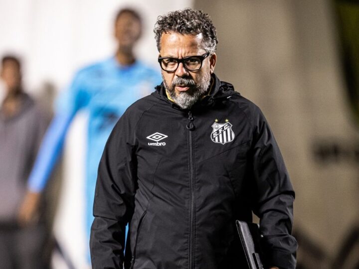 Goleada Fatal: Cléber Xavier é Demitido do Santos Após Revés Histórico