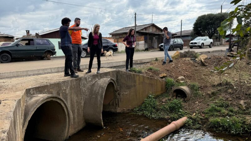 Prefeitura de Guarapuava Aprofunda Diálogo com a Vila Esperança Através de Vistoria da Secretaria de Obras