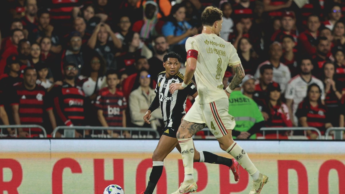 Falha Crucial de Léo Pereira Custa Caro: Atlético-MG Vence Flamengo no Maracanã e Abre Vantagem na Copa do Brasil