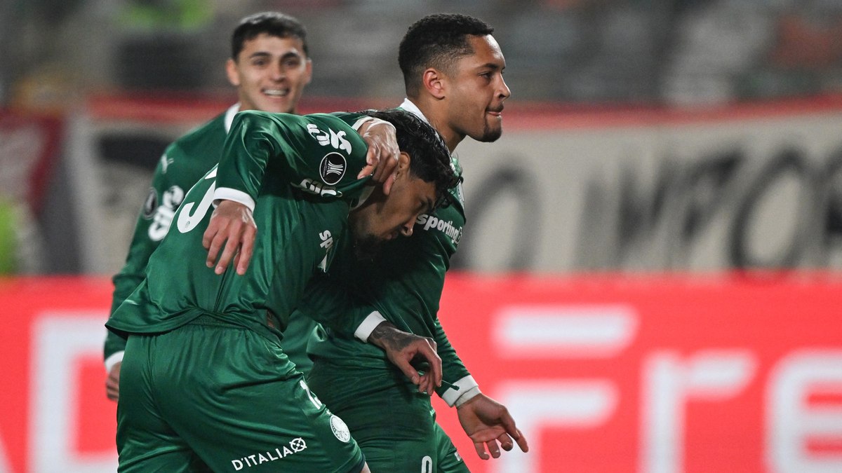 Palmeiras atropela Universitario no Peru e encaminha vaga nas quartas da Libertadores