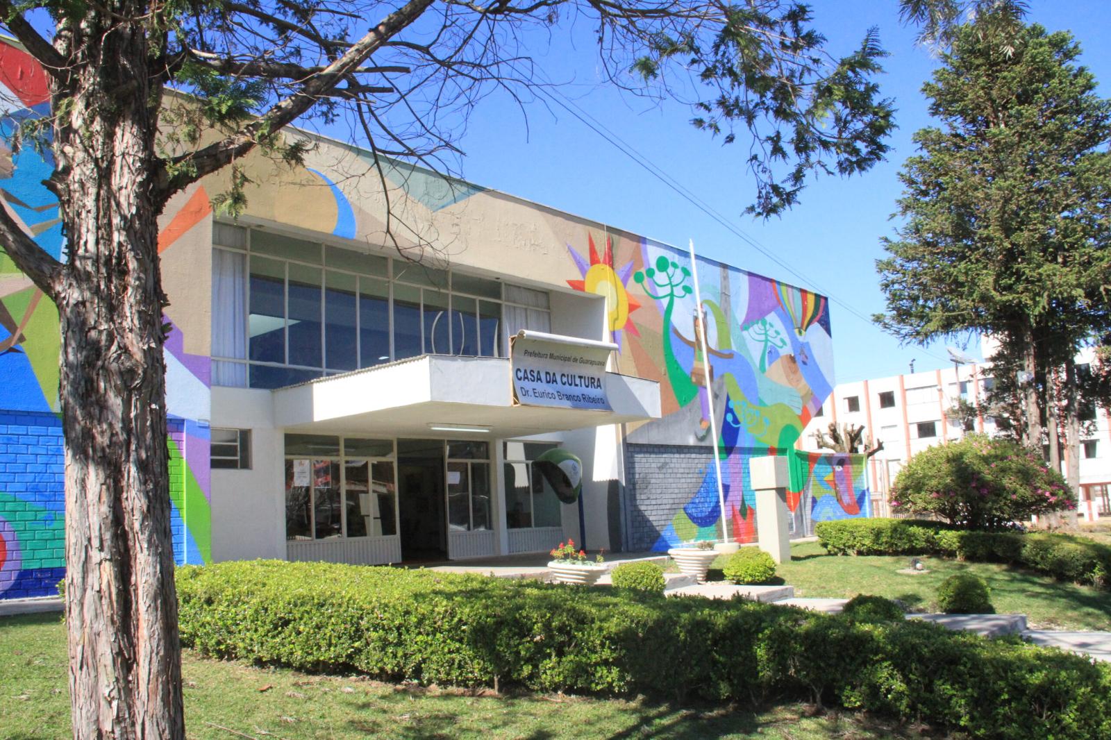 Biblioteca de Guarapuava Celebra Folclore com Semana Especial para Crianças
