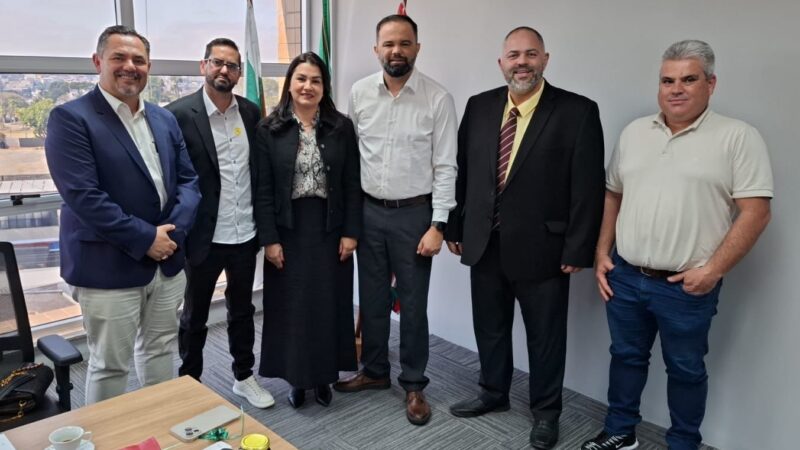 Educação em Cantagalo: Artagão Júnior Intercede por Melhorias em Encontro com a Secretaria