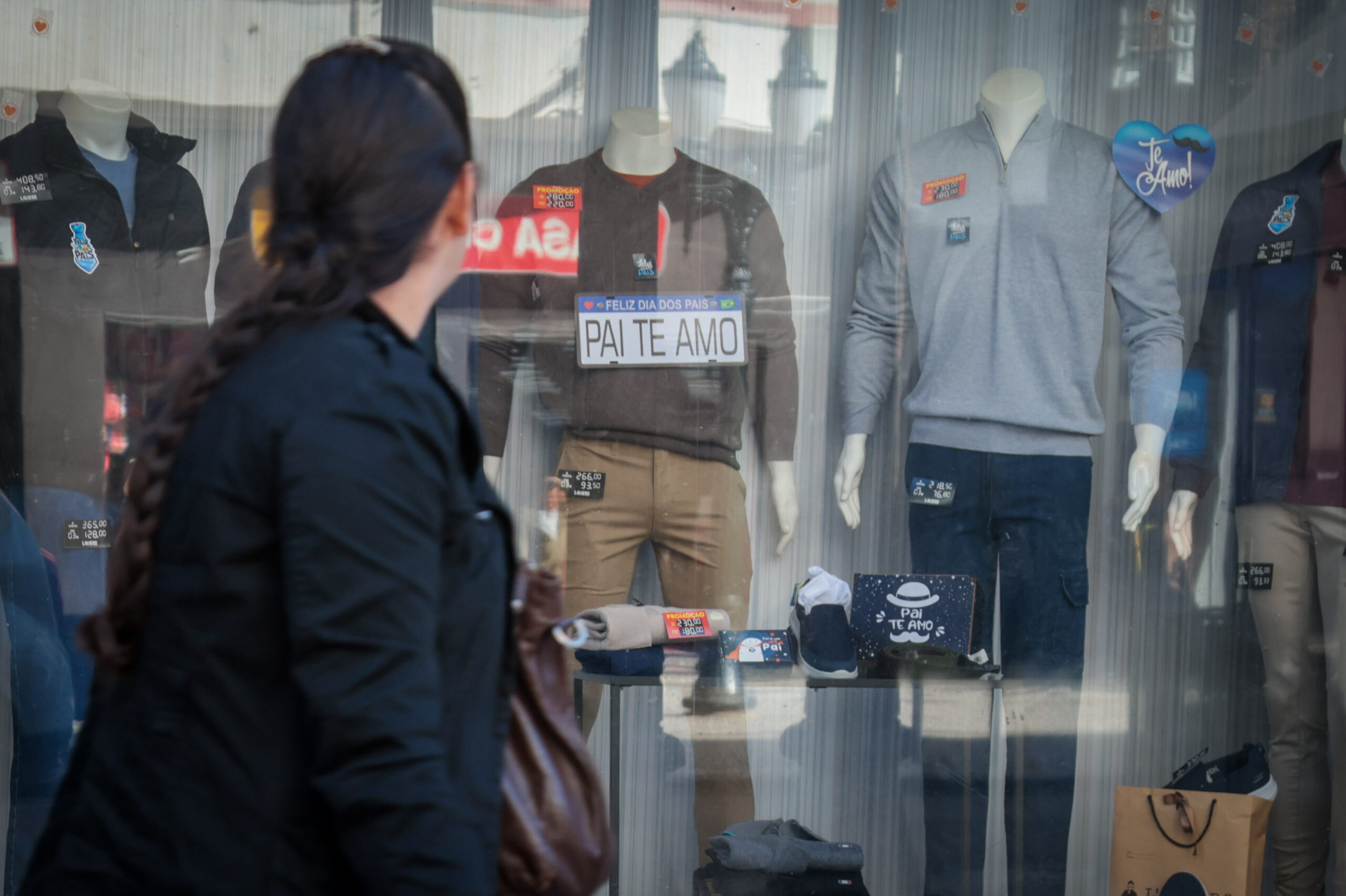Dia dos Pais Sem Surpresas: Procon-PR Alerta para Direitos do Consumidor nas Compras de Presente
