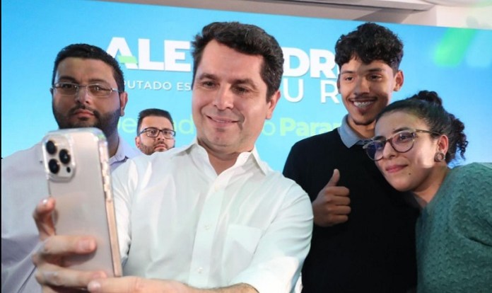 Alexandre Curi ressalta importância do projeto que cria o Conselho da Juventude