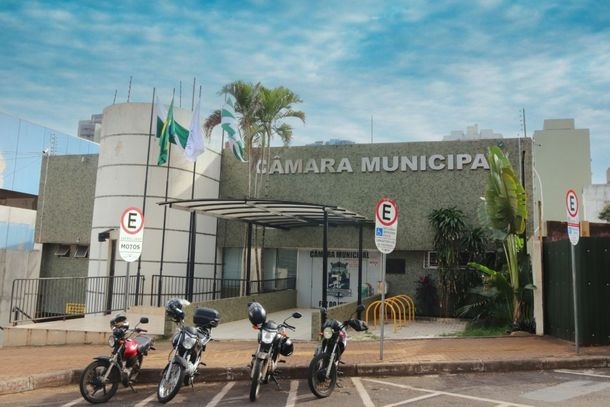 Câmara de Foz faz “censura prévia” a jornais distribuídos na Casa?