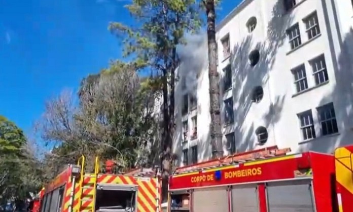 Moradores culpam Rafael Greca pelo incêndio da CEU