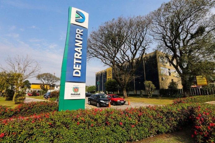 Artagão Júnior cobra fim de sorteio de clínicas para exames de CNH