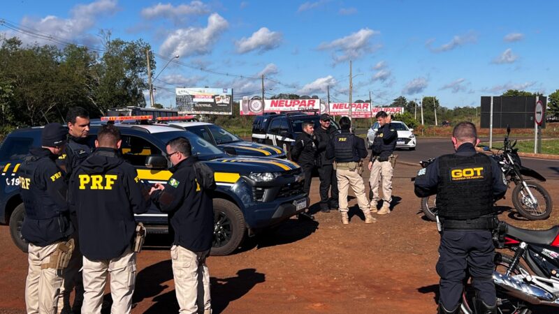 PRF atua em ação conjunta para reprimir agenciadores de estacionamento na BR-469, em Foz do Iguaçu